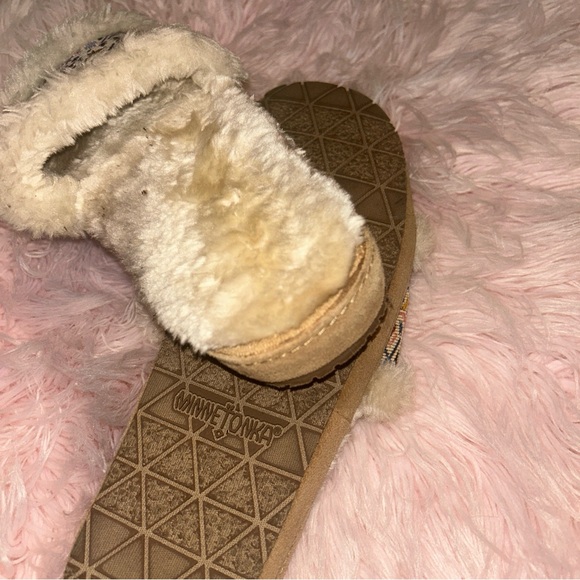 Minnetonka Womens Indoor Outdoor Suede Faux Fur Slide Slip-On Slippers Shoes 8 - Picture 5 of 6